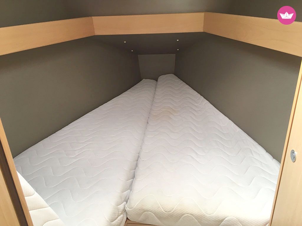 Charter Sailboat Beneteau Oceanis 31 Barcelona