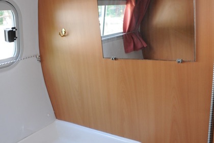 Rent this 42 Trio Prestige houseboat and get to kn