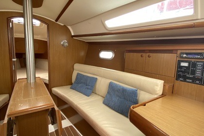 Sun Odyssey 32i in Combarro o Sanxenxo