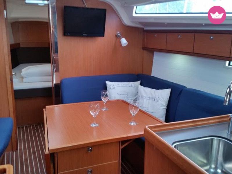 Jacht żaglowy Bavaria Cruiser 37  