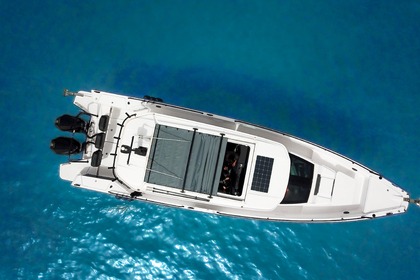 Axopar 37XC Cross Cabin