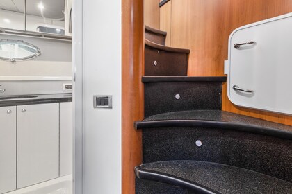 Sunseeker Predator 82 - Mega Yacht!