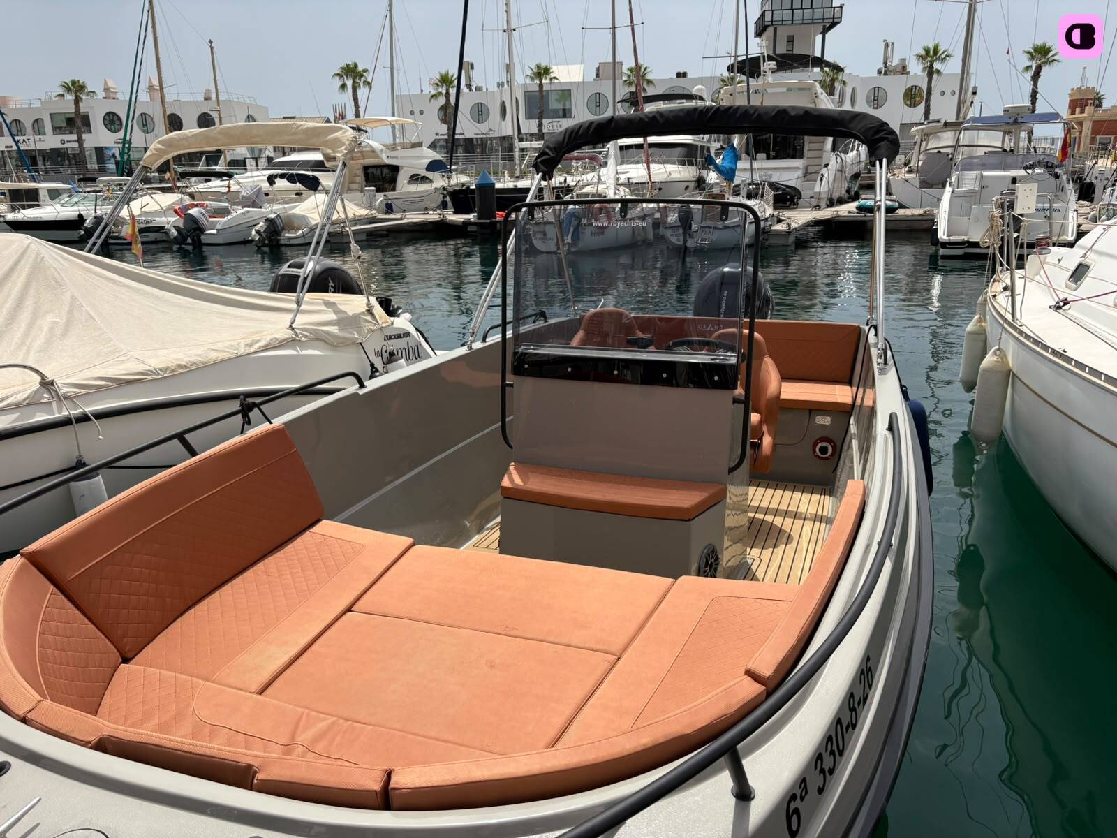 Bateau à moteur GIANT 600 sport 115cv