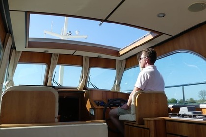 Linssen Grand Sturdy 25.9 Stern zu vermieten