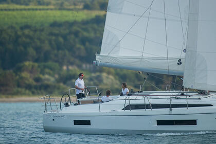 Charter Sailboat Bénéteau Oceanis 40.1 - 3 cab. Saint George's