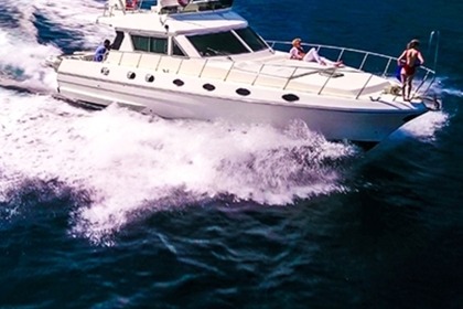 Location Bateau à moteur Piantoni 45 fly Fantasy Catanzaro