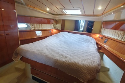 Ferretti 53 flybridge
