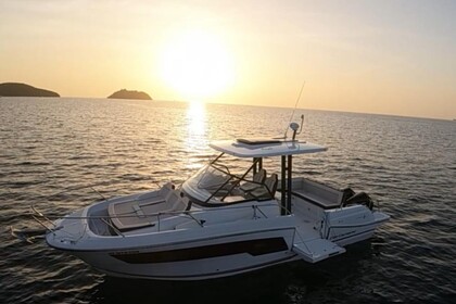 Noleggio Barca a motore Jeanneau Cap Camarat 9 WA série 2 Les Trois-Îlets