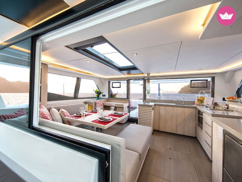 Catamaran Moorings 4500L/10 13m 7