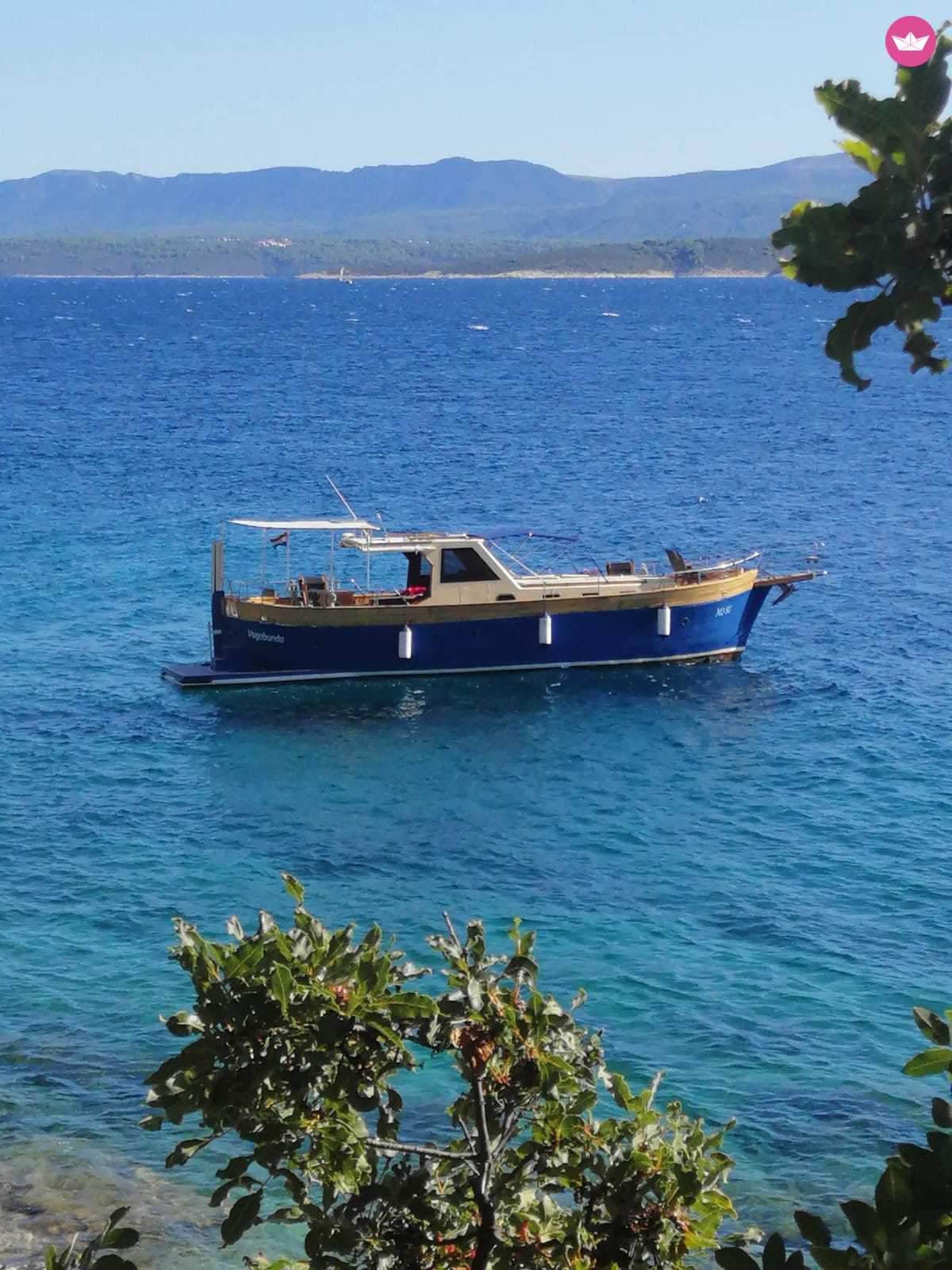 Charter motorboat in Split  