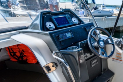 Quicksilver Activ 755 SunDeck (2022) in Punat, Croatia