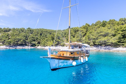 Rental Motorboat Vrboska Traditional wooden boat with cabin Vrboska
