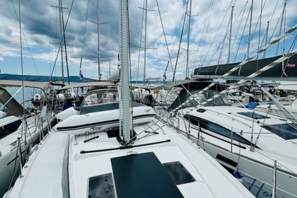 Noleggio Barca a vela  Bavaria C38 Novi