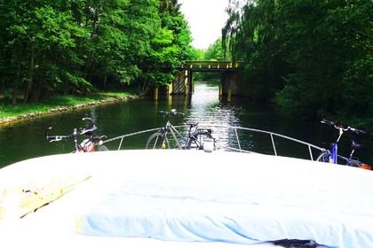 Rent this houseboat and get to know  Havel