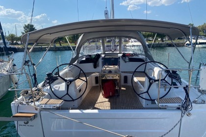 Hire Sailboat Beneteau Oceanis 40.1 Alimos