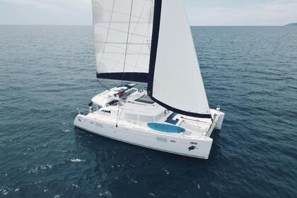 Charter Catamaran Lagoon 450 F Nosy Be
