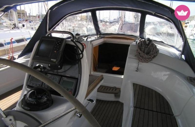 Sailboat Bavaria 33 Cruiser  