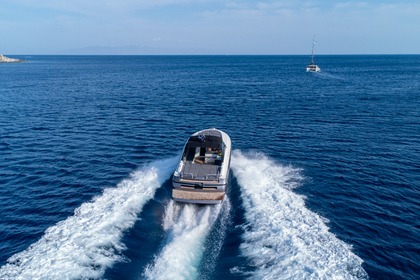 PERSHING 40 FT MOTOR YACHT