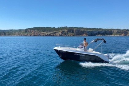 Discover the coast of Girona in a Marinello motorb