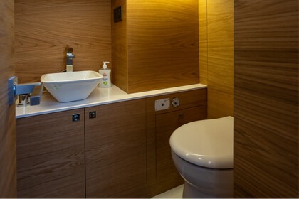 ENJOY QUALITY TIME WITH YOUR LOVED ONES ON THE WATER