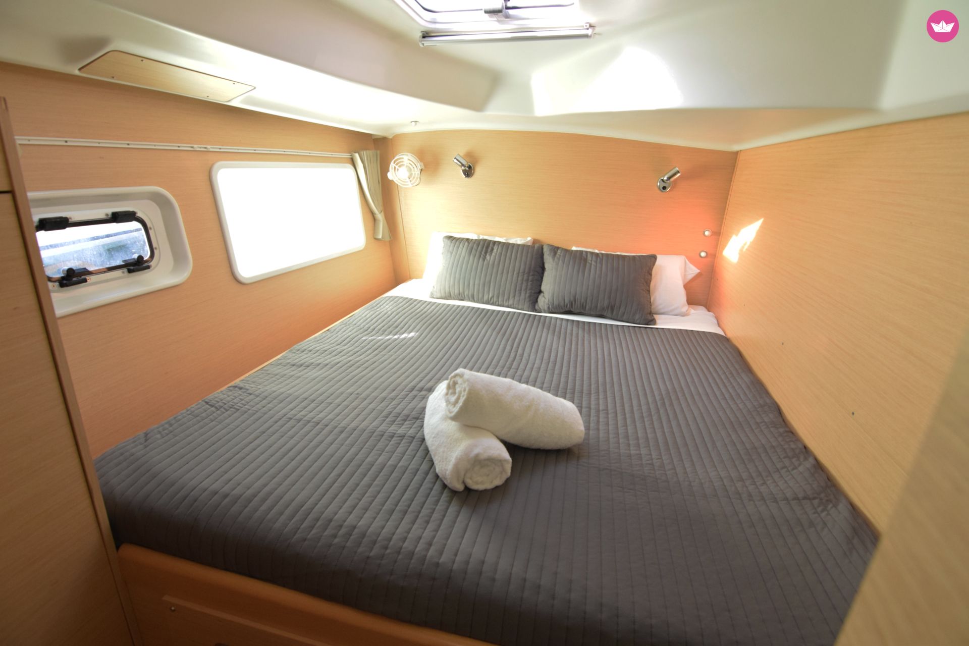 Lagoon 380 in Athens for rental