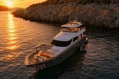 Hyra båt Motorbåt Custom Custom Built Bodrum