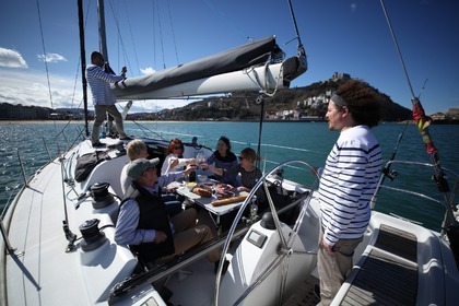 ALQUILER BENETEAU FIRST 40.7