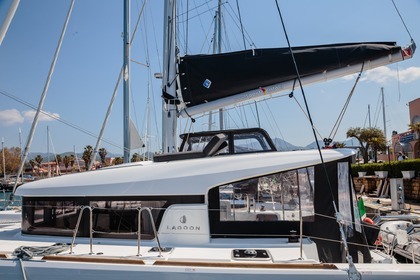 Charter Catamaran LAGOON 40 Olbia