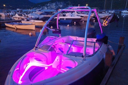 Charter Motorboat Four Winns Horizon Saint-Jorioz