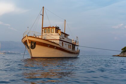 Charter Gulet CLASSIC YACHT GALLANT Trajektna Luka Split