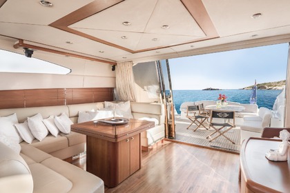 Location Yacht à moteur Sunseeker Predator 72 Antibes