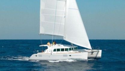 Charter Catamaran Lagoon 440 Pireas