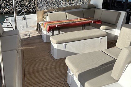 ?? Dream Cruise to the Grenadines and/or Dominica Catamaran IA Orana Experience a unique journey aboard our high-end catamaran, combining comfort and tropical adventure.