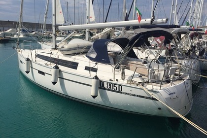 Charter Sailboat BAVARIA CRUISER 37 Cugnana Verde