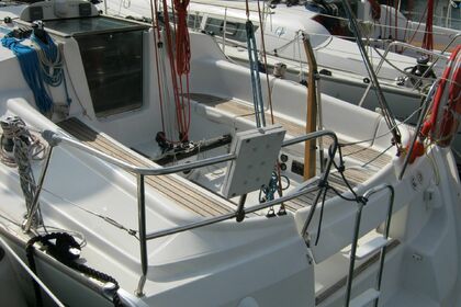 Rental Sailboat JEANNEAU Sun Fast 32 Fezzano