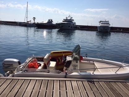 Charter Motorboat Capelli Cap 17 Cannes