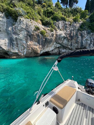 Ντούμπροβνικ Without license The Ultimate Luxury private sundeck boat without skipper - No license alt tag text