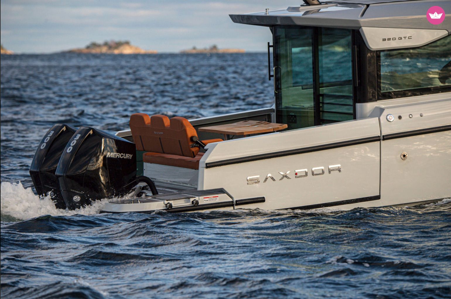 Bateau à moteur Saxdor 320 GTO 600cv 6