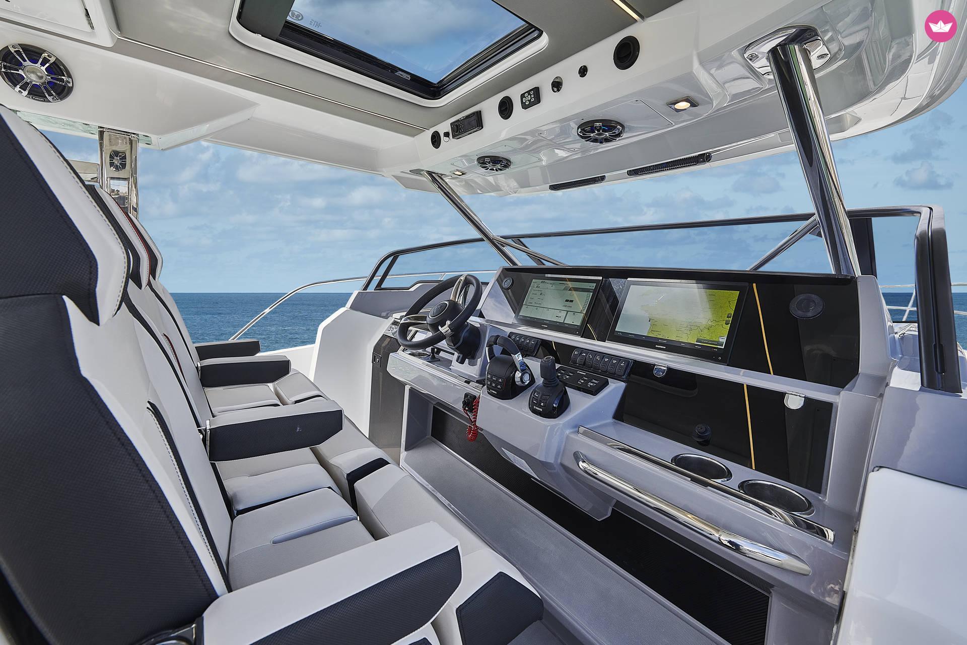 Bateau à moteur Jeanneau Cap Camarat 12.5 wa 900cv 4