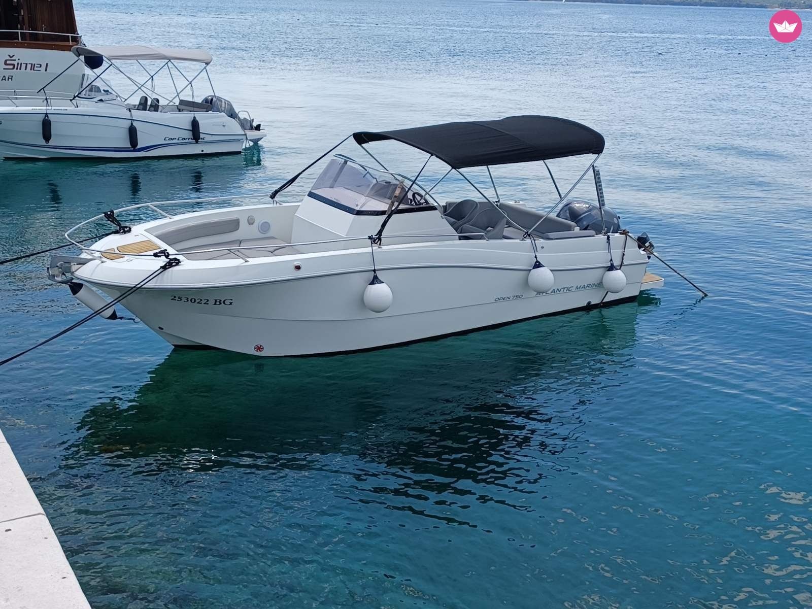 Bateau à moteur Atlantic marine 750 300cv