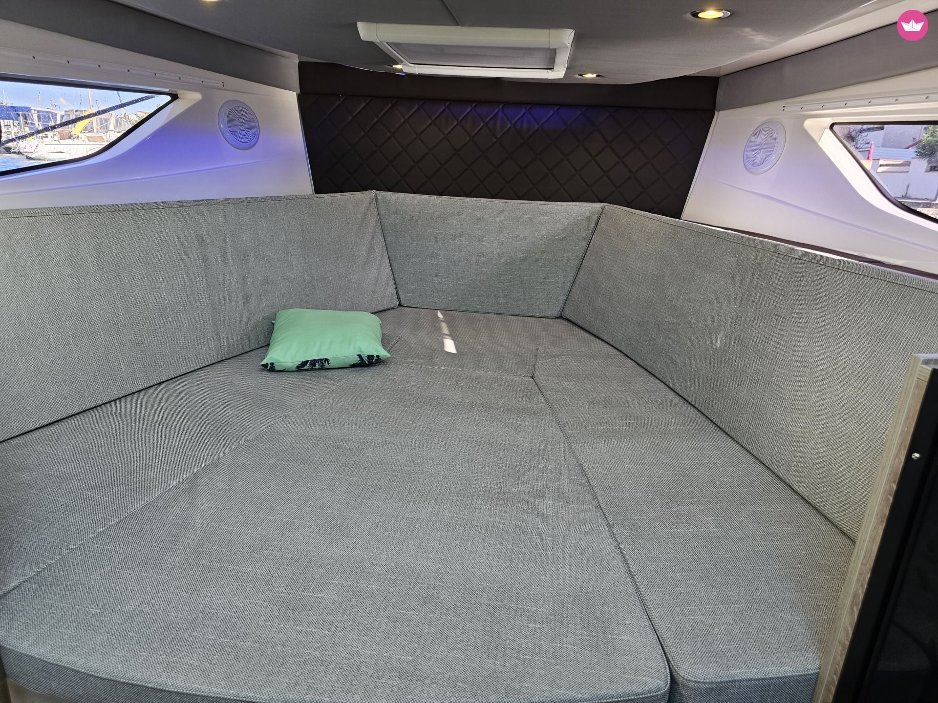 Bateau à moteur Quicksilver Activ 875 Sundeck 450cv 8