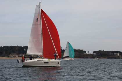 Alquiler Velero Nuevo a estrenar! Beneteau Oceanis 30.1 Santander