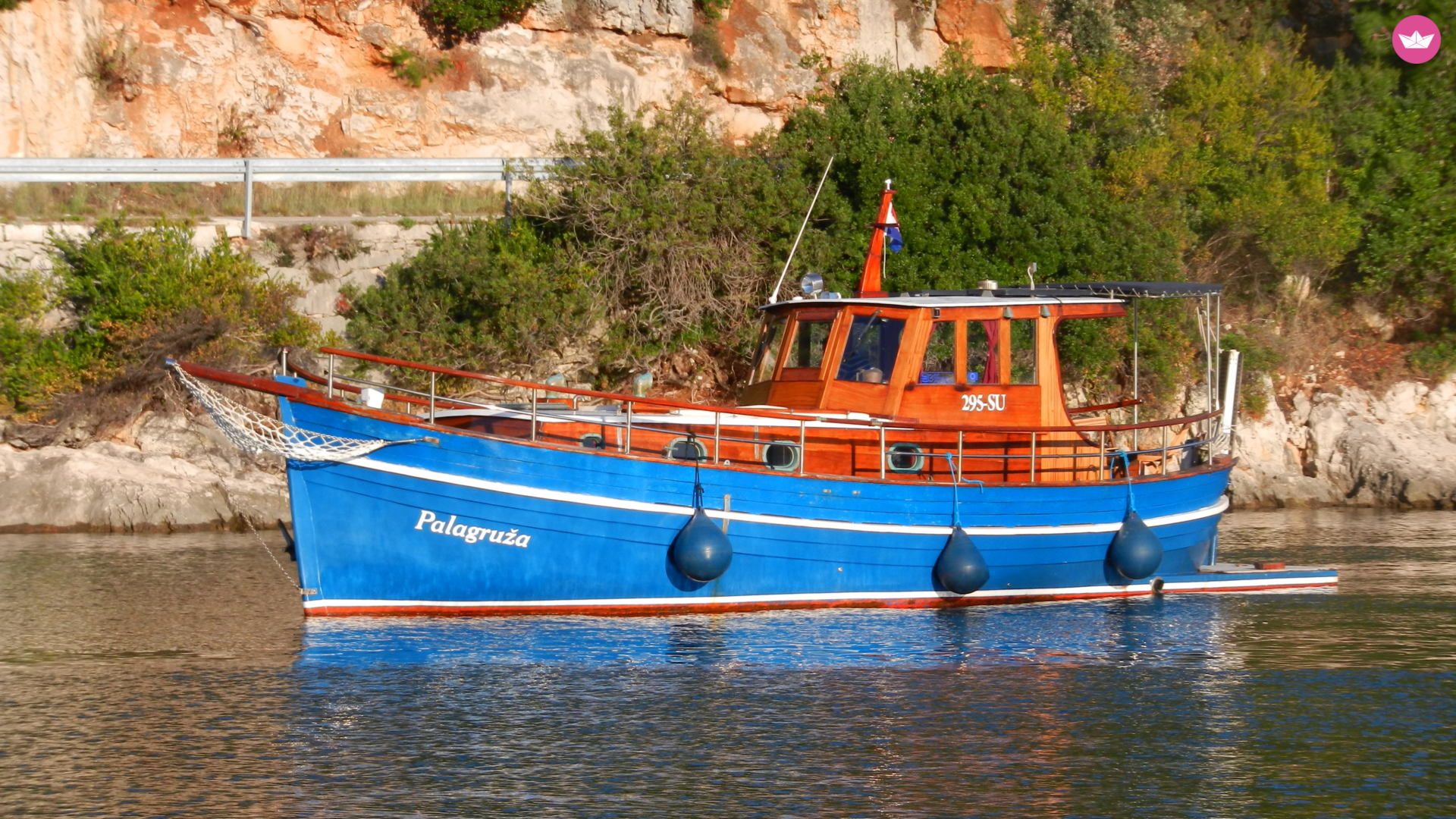 Charter motorboat in Split  