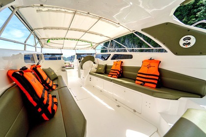 Location Bateau à moteur Custom Single Engine 250Hp Krabi