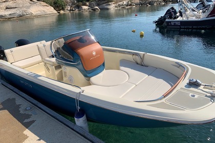Italian Beauty Speedboat INVICTUS 1