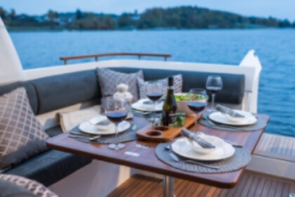 Charter Motor yacht Marex 310 Paros