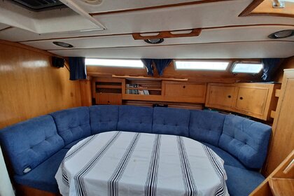 Hire Sailboat Wauquiez Centurion 45 Arzal