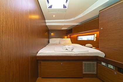 Rental Sailboat Beneteau Oceanis 51.1 Volos