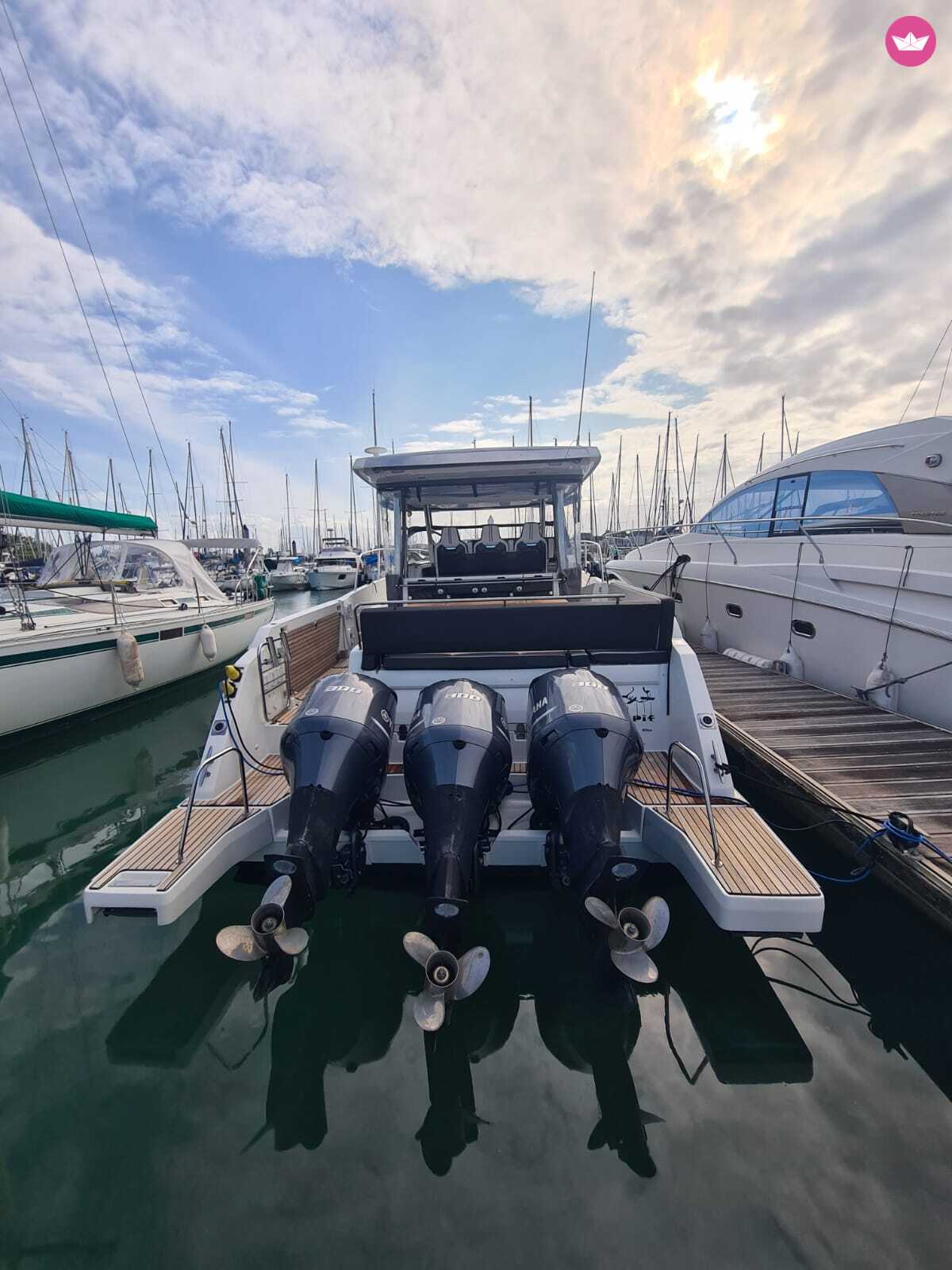 Bateau à moteur Jeanneau CAP Camarat 12.5 WA 900cv 2