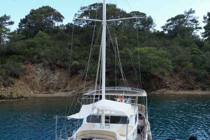 Custom built gulet with a capacity of 4 people